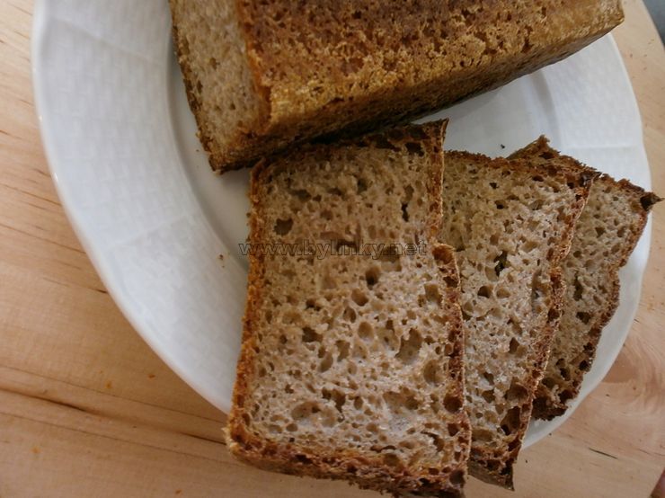 foto žitno-pšeničný chleba