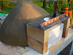 foto písková forma na stavbu venkovní pece na chleba
